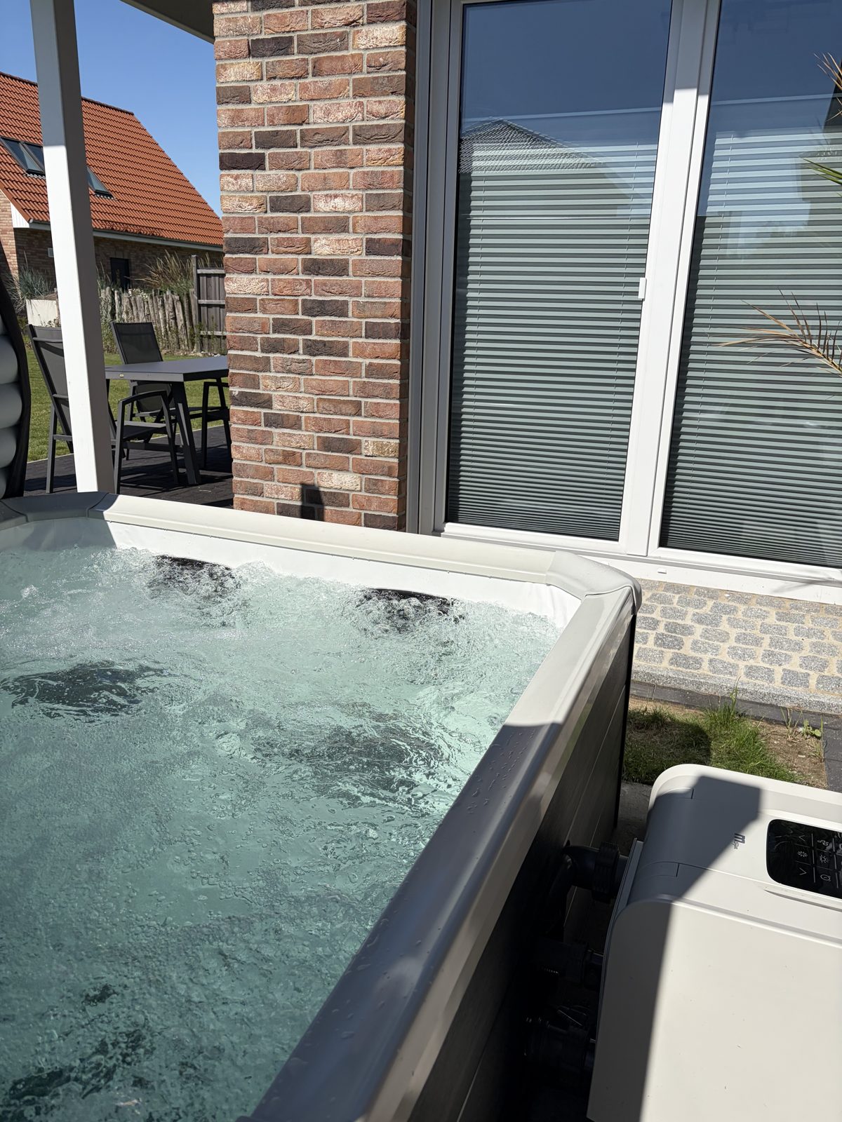 Privater Whirlpool auf der Terrasse von Nord & Wind